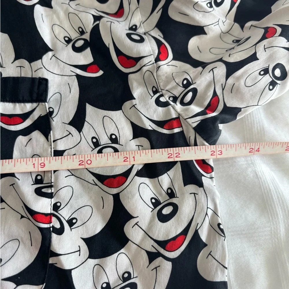 100% silk,machine wash, Disney oversized size M 23”ptp. Covered buttons. - Picture 4 of 7
